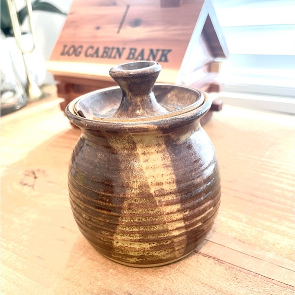 Hughes Other - RARE HUGHES STUDIO POTTERY LID JAR